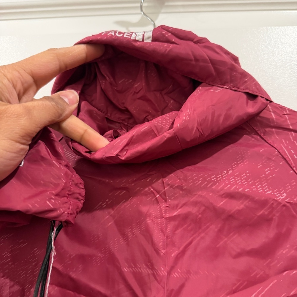 The North Face Women’s Pink Color Windbreaker Jacket Foldable with Bag sz XS - Picture 8 of 12